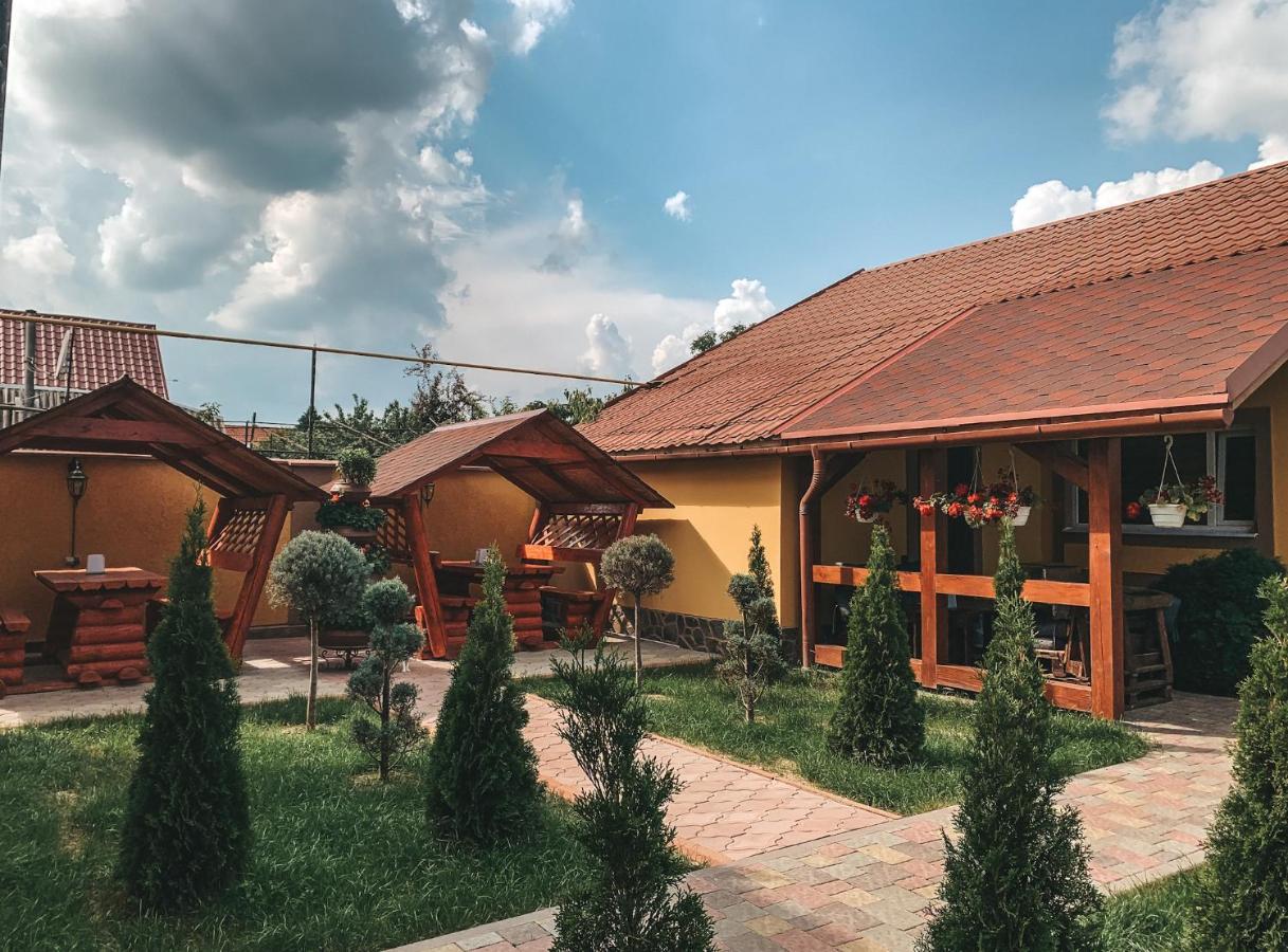 Forsage Hostel Uschhorod Exterior foto